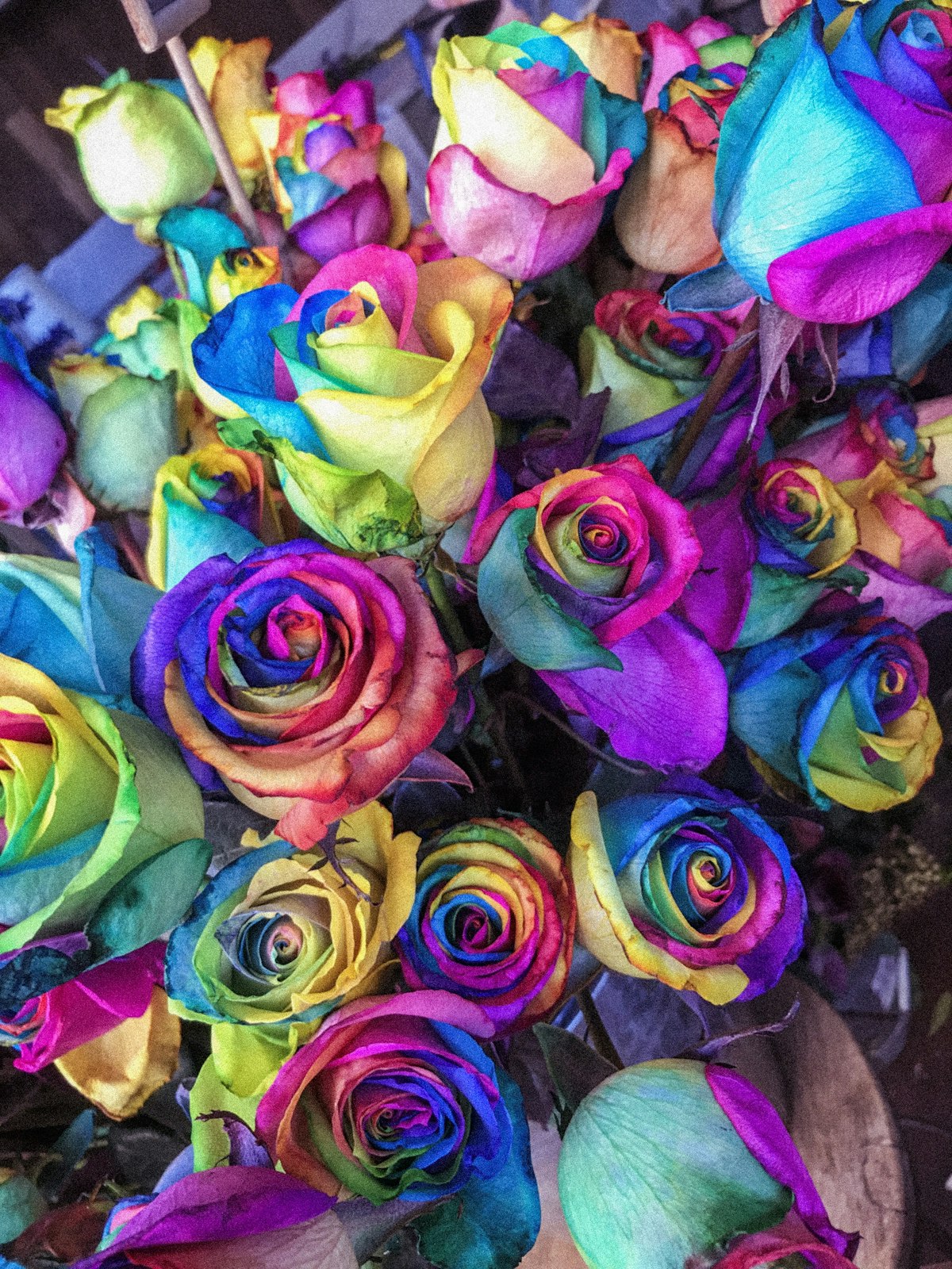 Atelier de fleurs en train de composer
